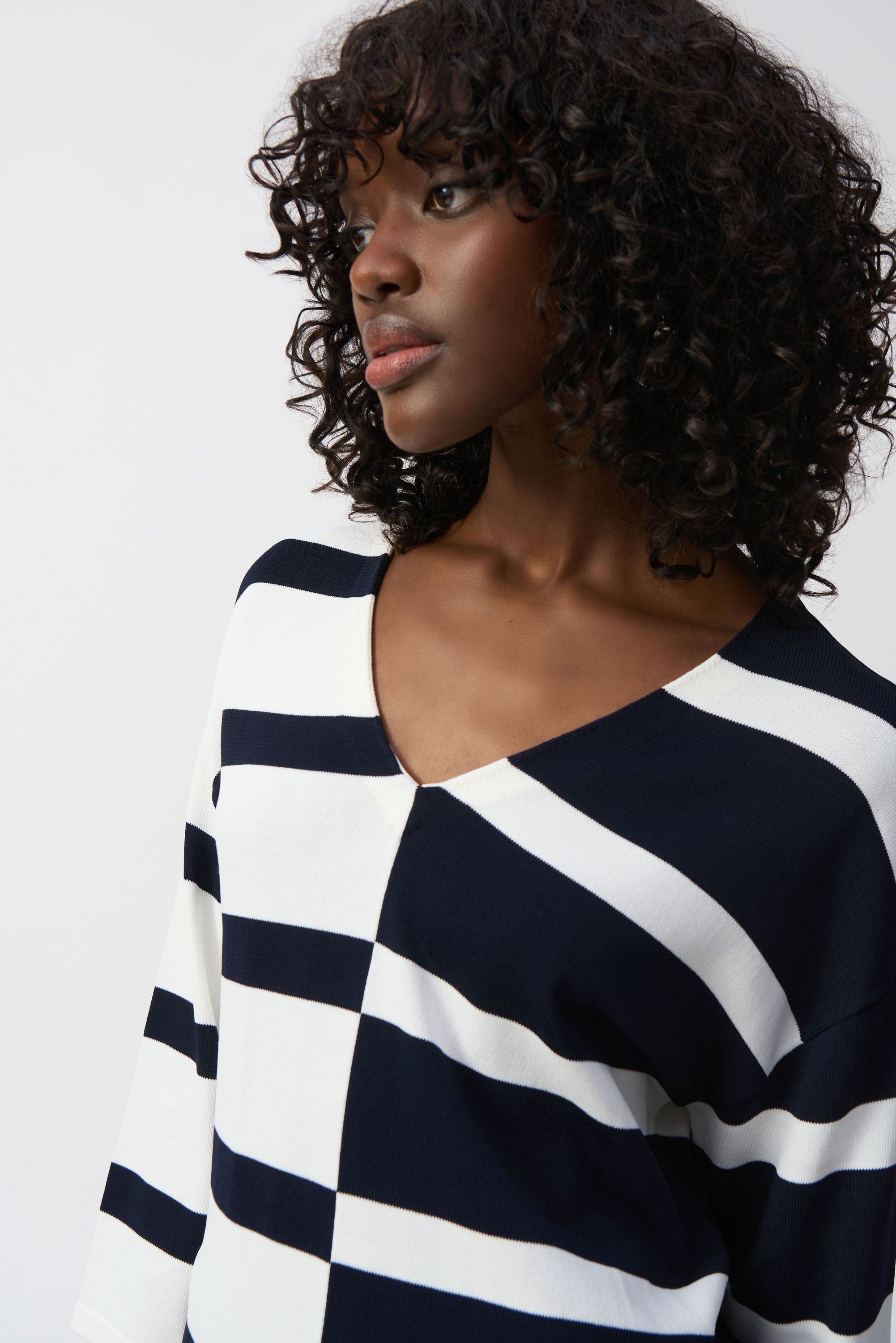 Stripe V-Neck Pullover