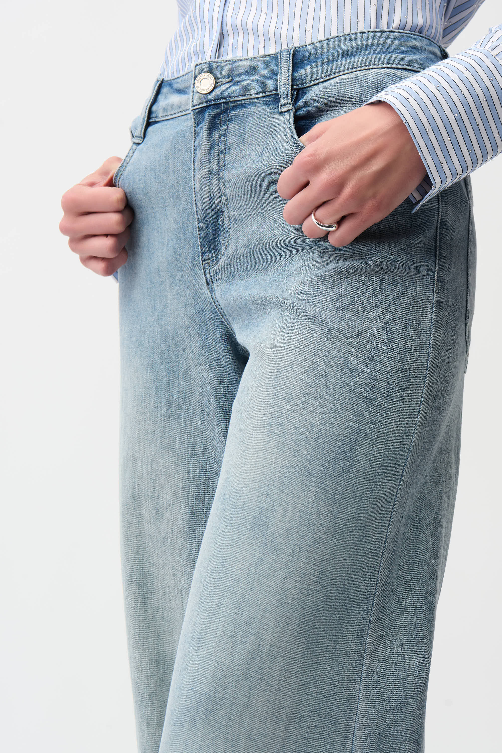 Wide Leg Featherweave Jeans