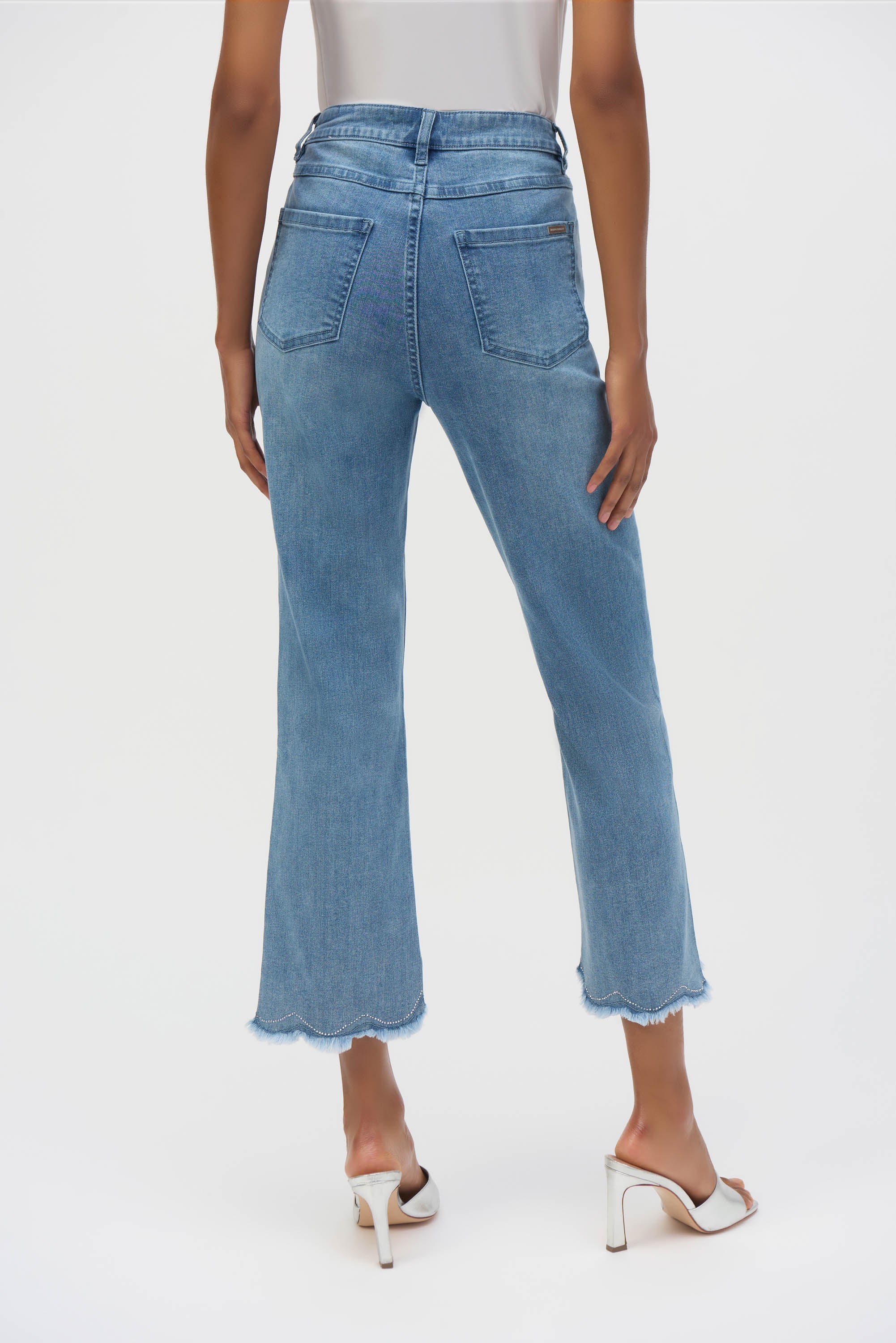 Scallop Hem Cropped Jeans