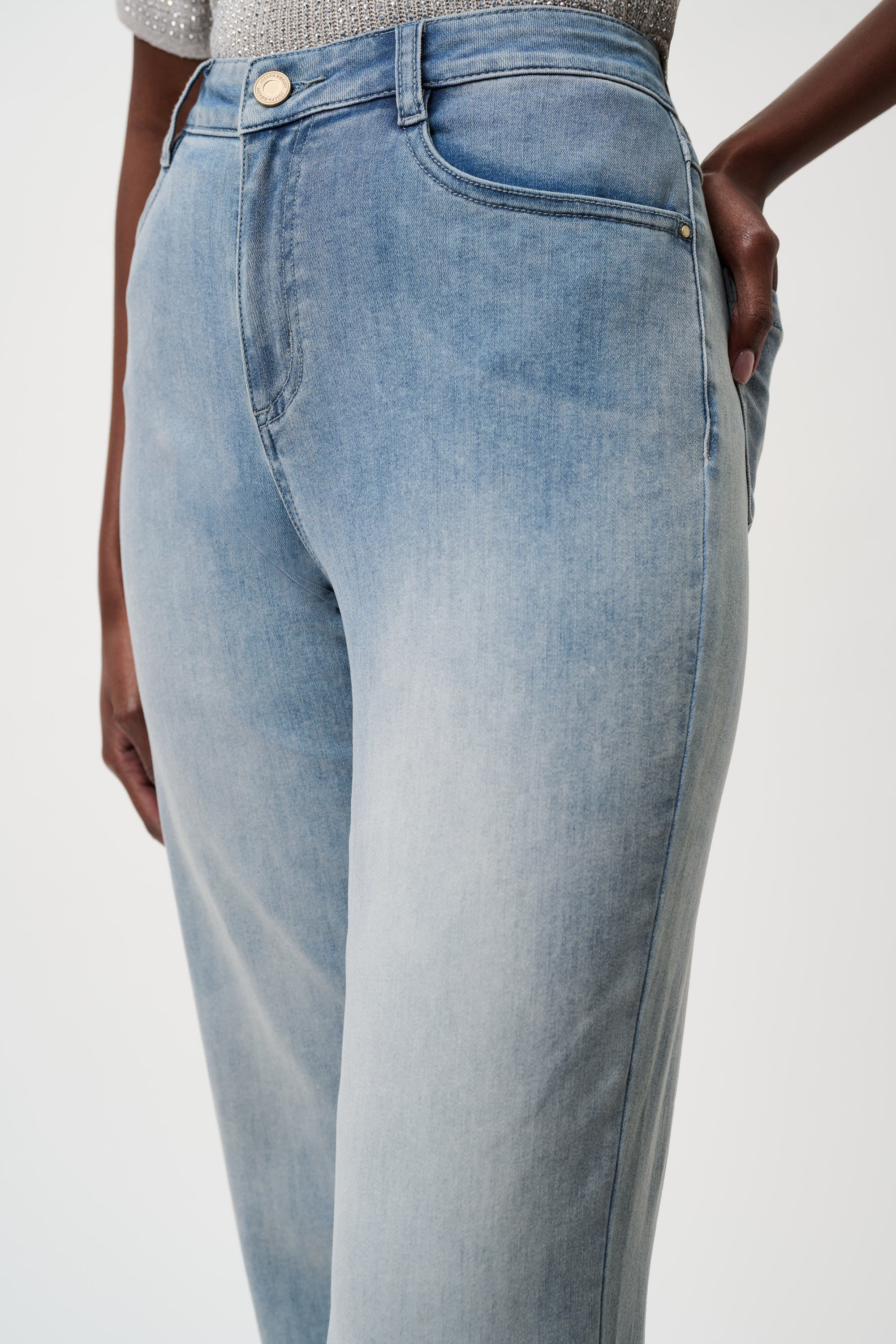 Classic Straight Leg Crop Jeans