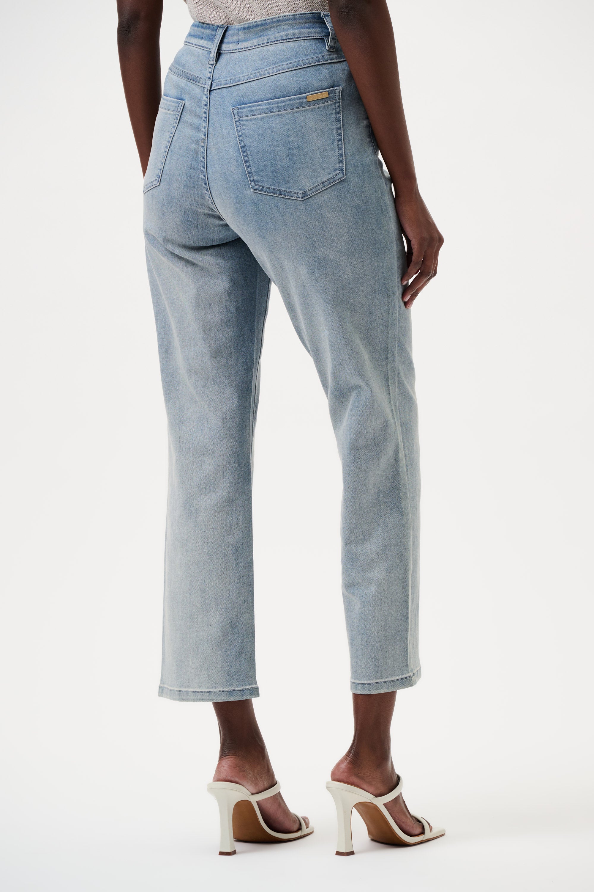 Classic Straight Leg Crop Jeans