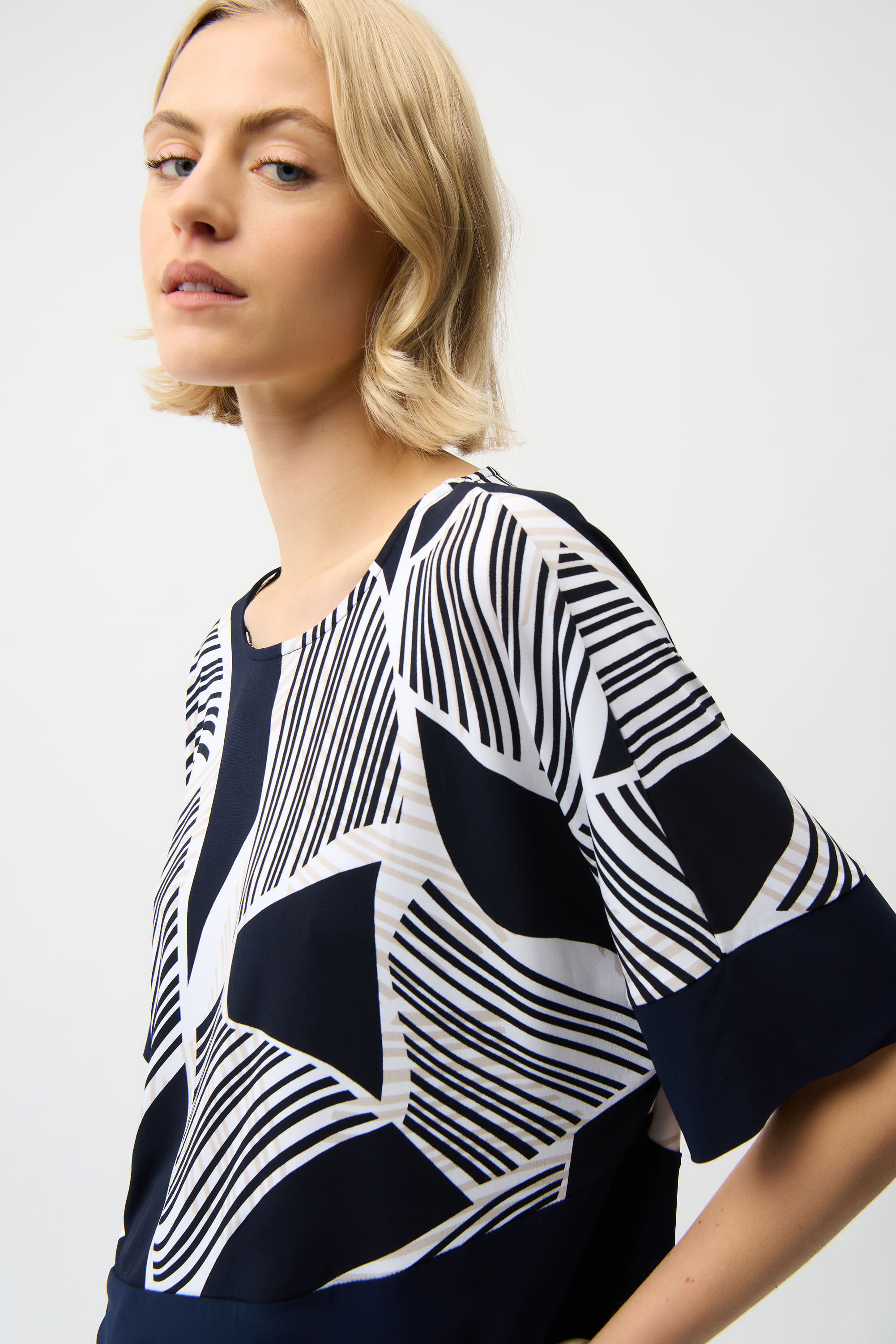 Geometric Print  Elbow Sleeve Top