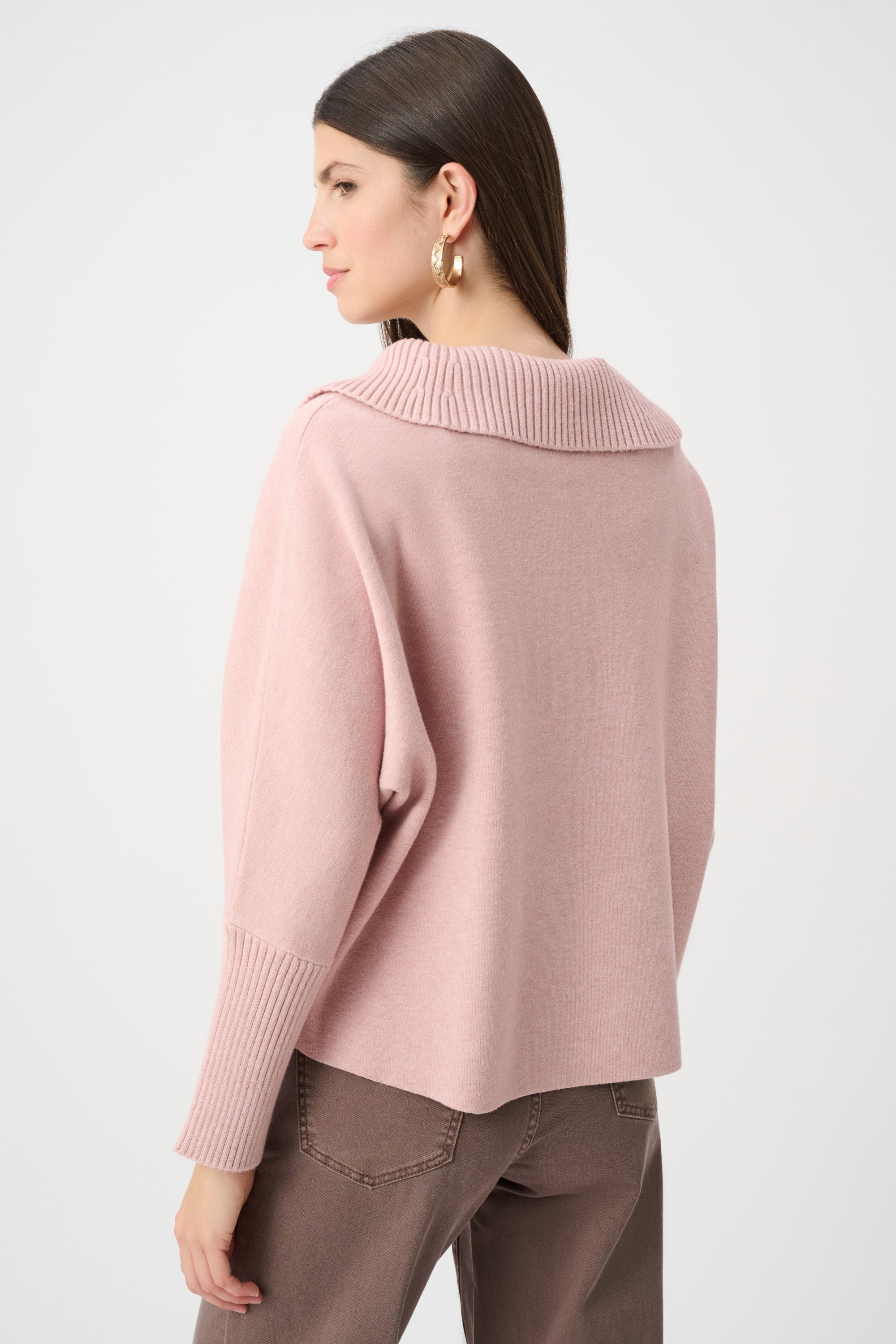 Wing Collar Sweater