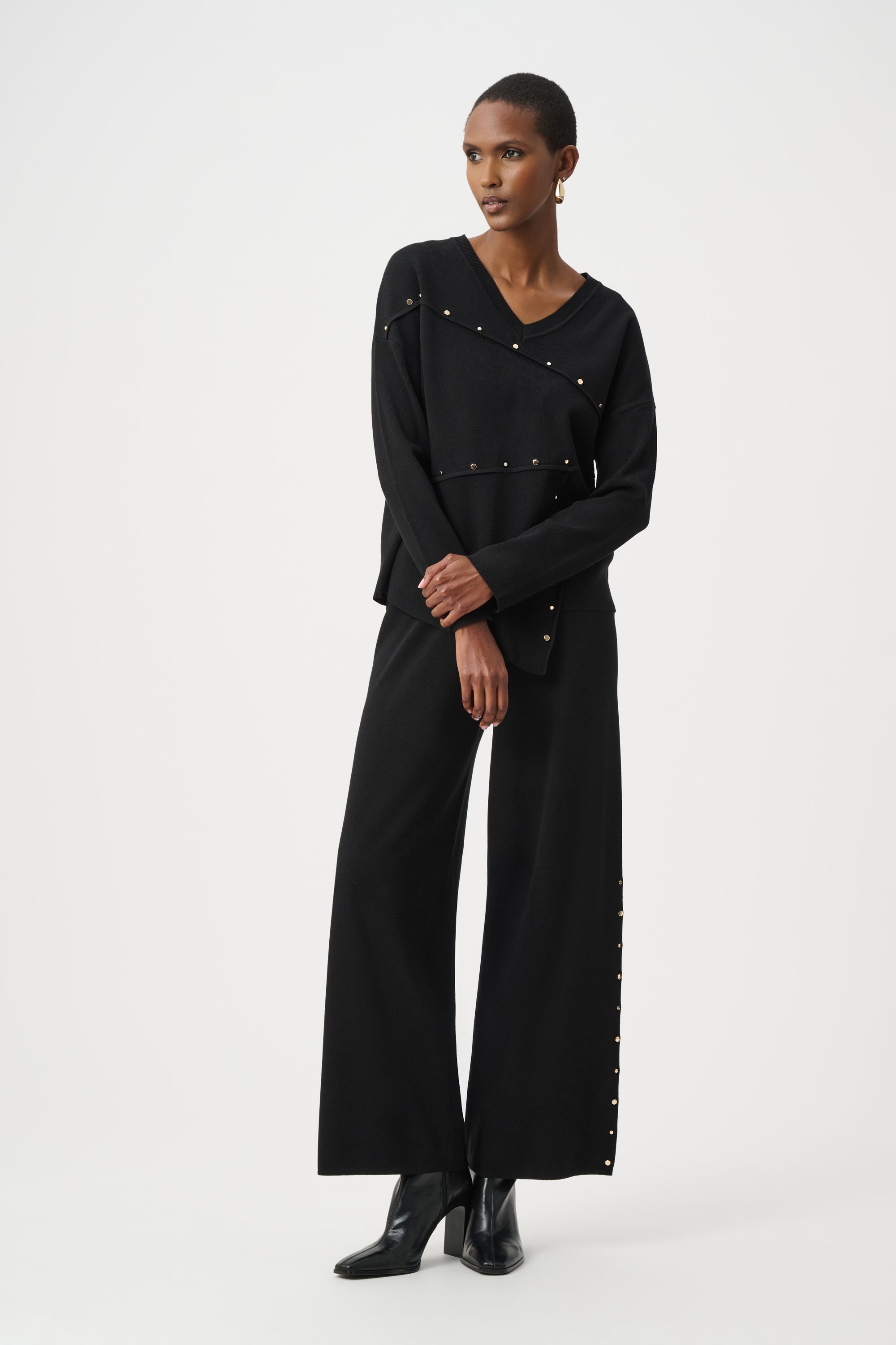 V-neck Stud Trim Knit Top
