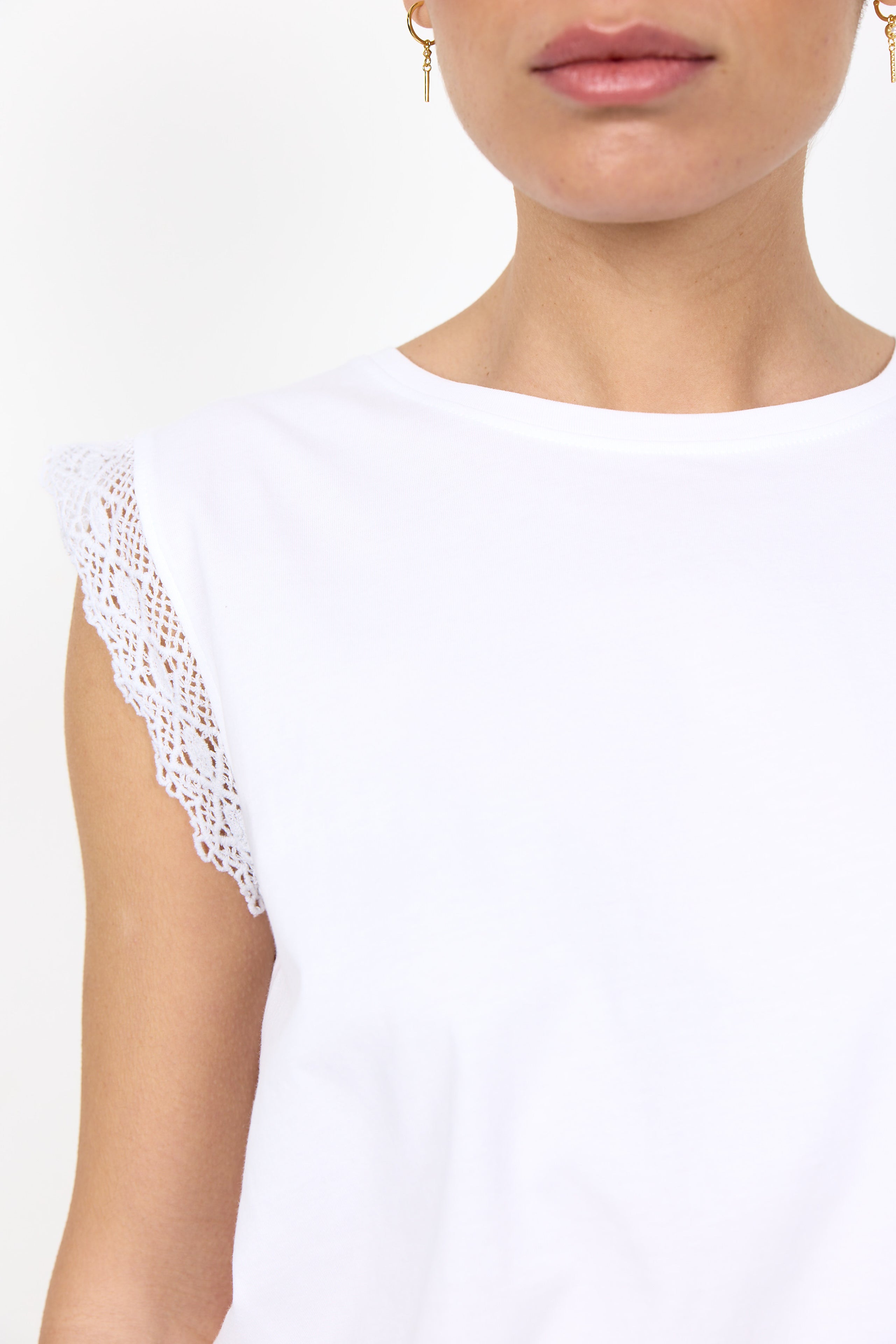Lace Trim Sleeveless Cotton Top