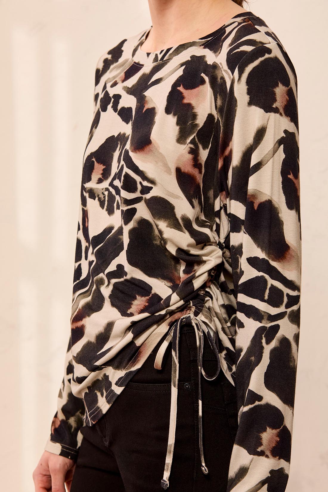 Abstract Print Side Ruch Top
