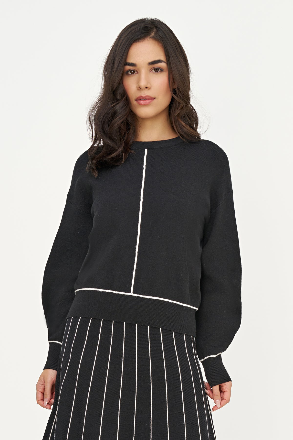 Crew Neck Piped Sweater