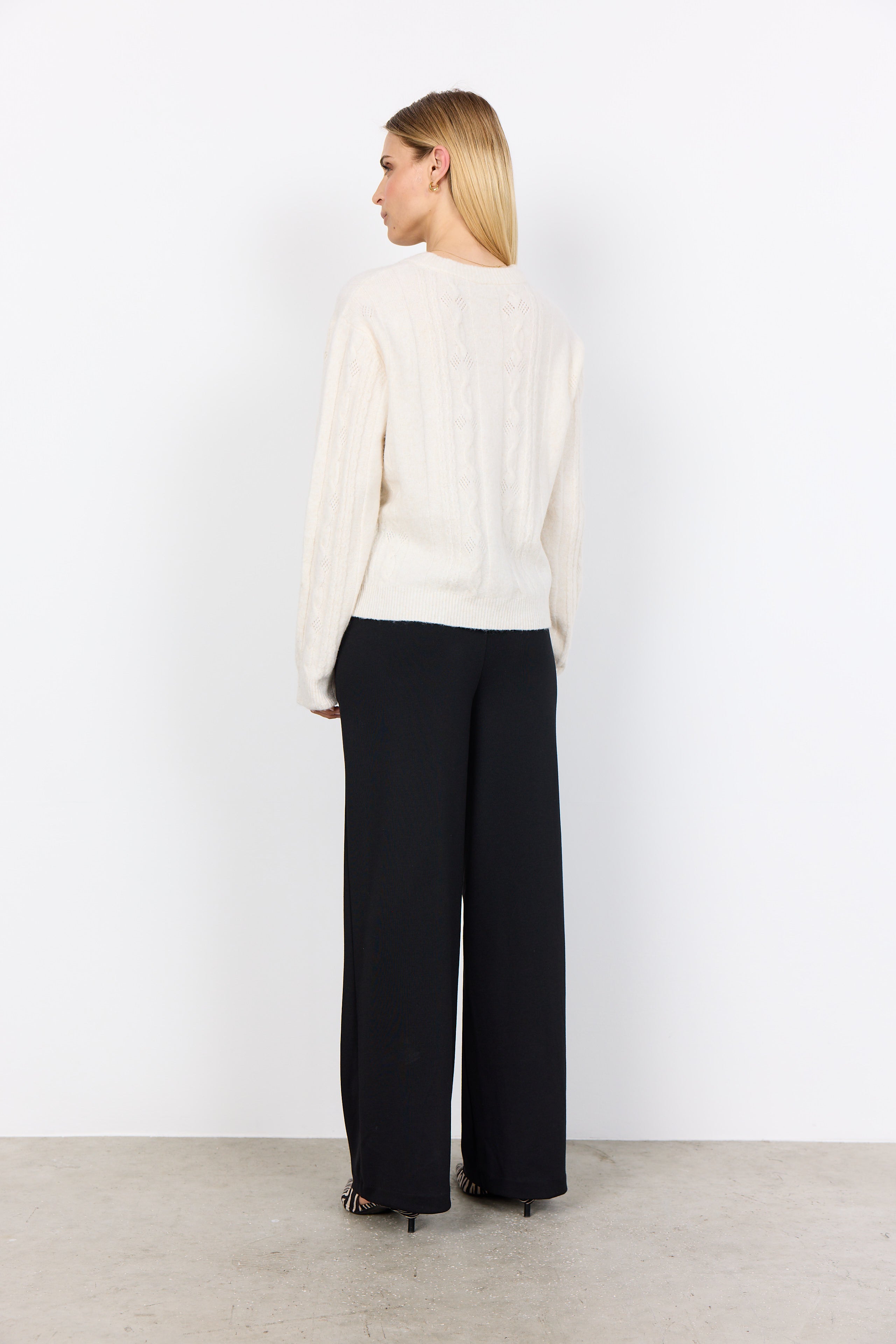 Cable Knit Crew Neck Pullover
