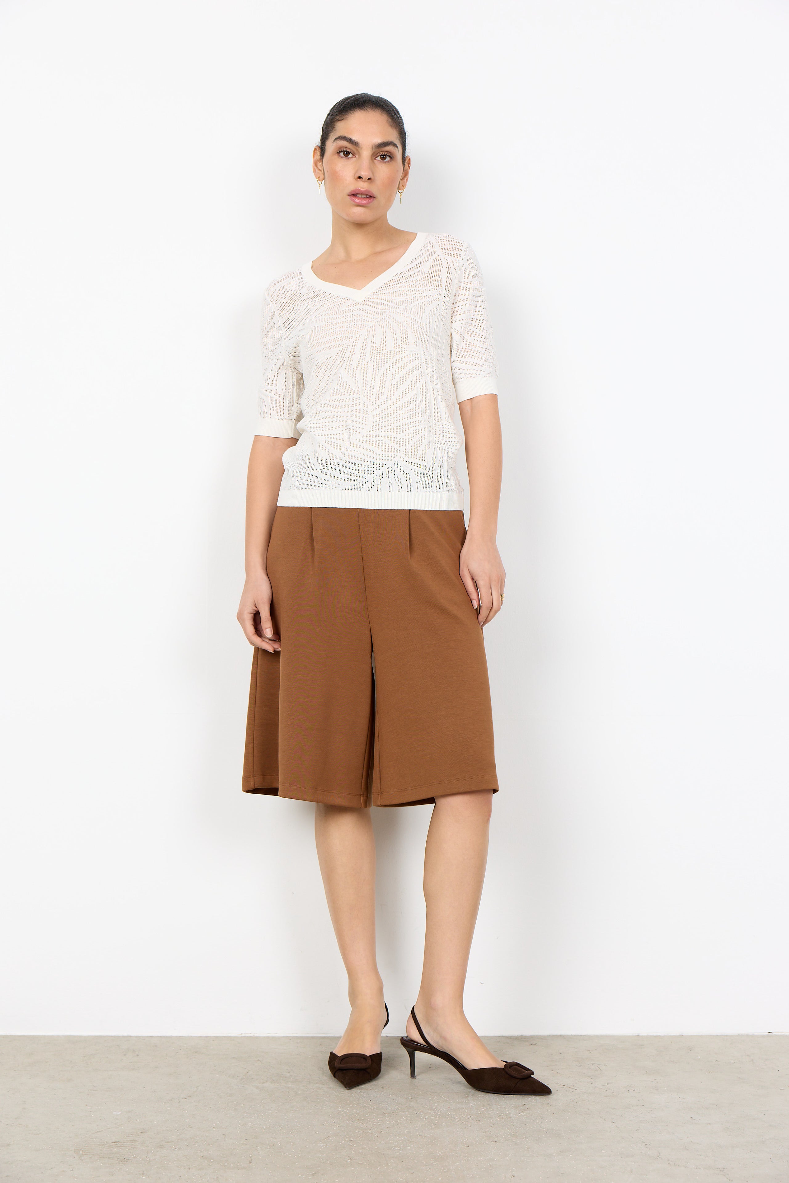 Leaf Knit V-neck Pullover