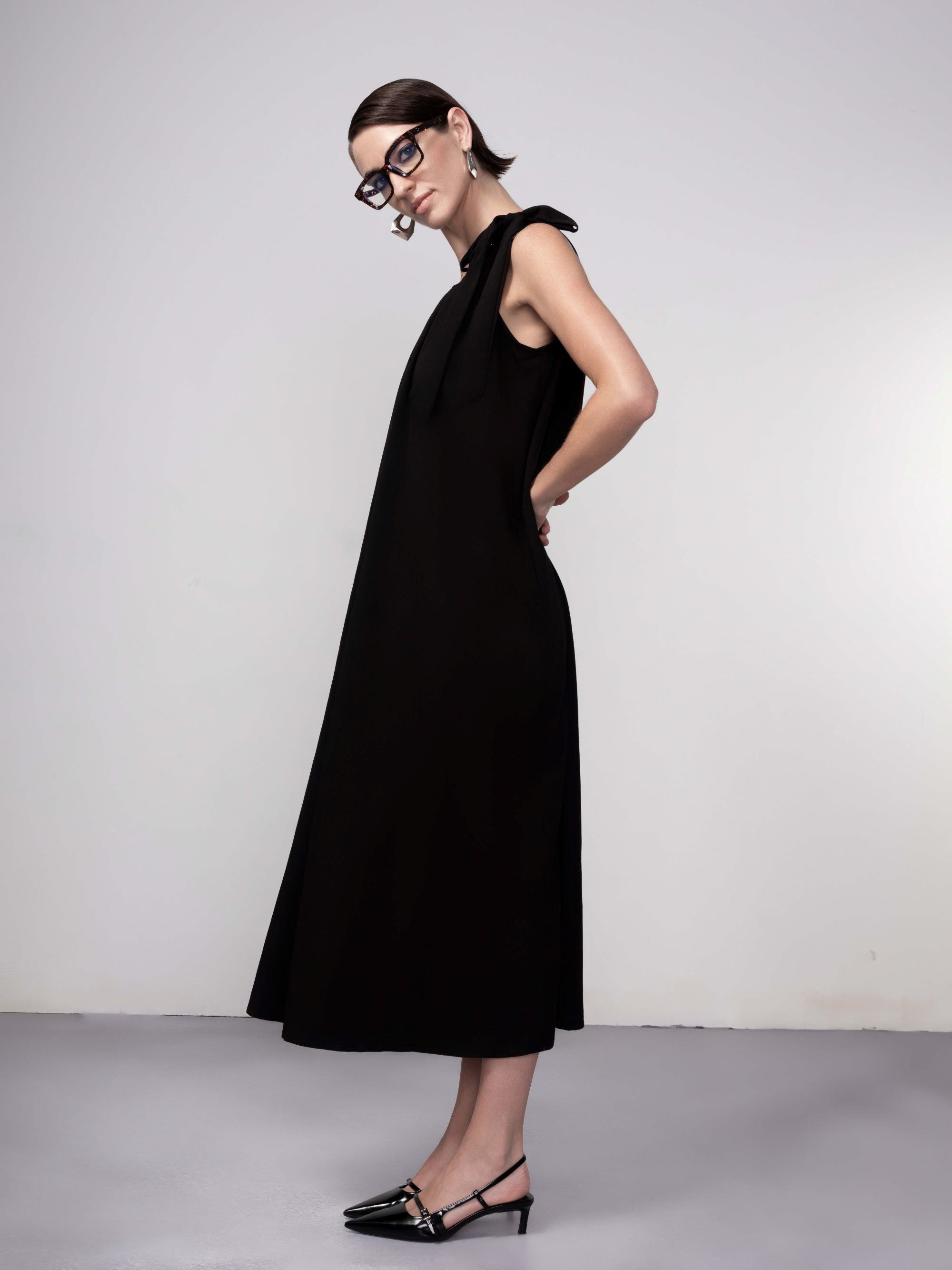 Shoulder Tie Pleat Neck Midi Dress