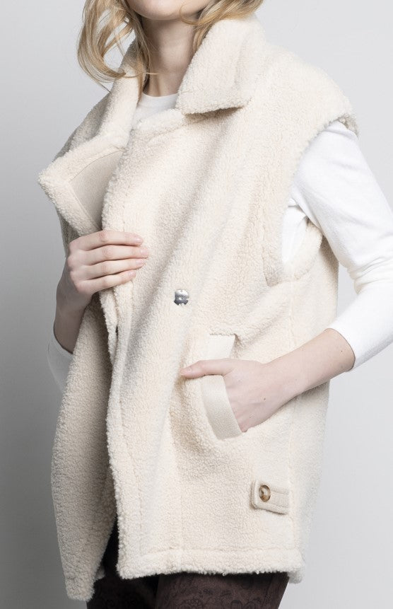 Notch Collar Sherpa Vest