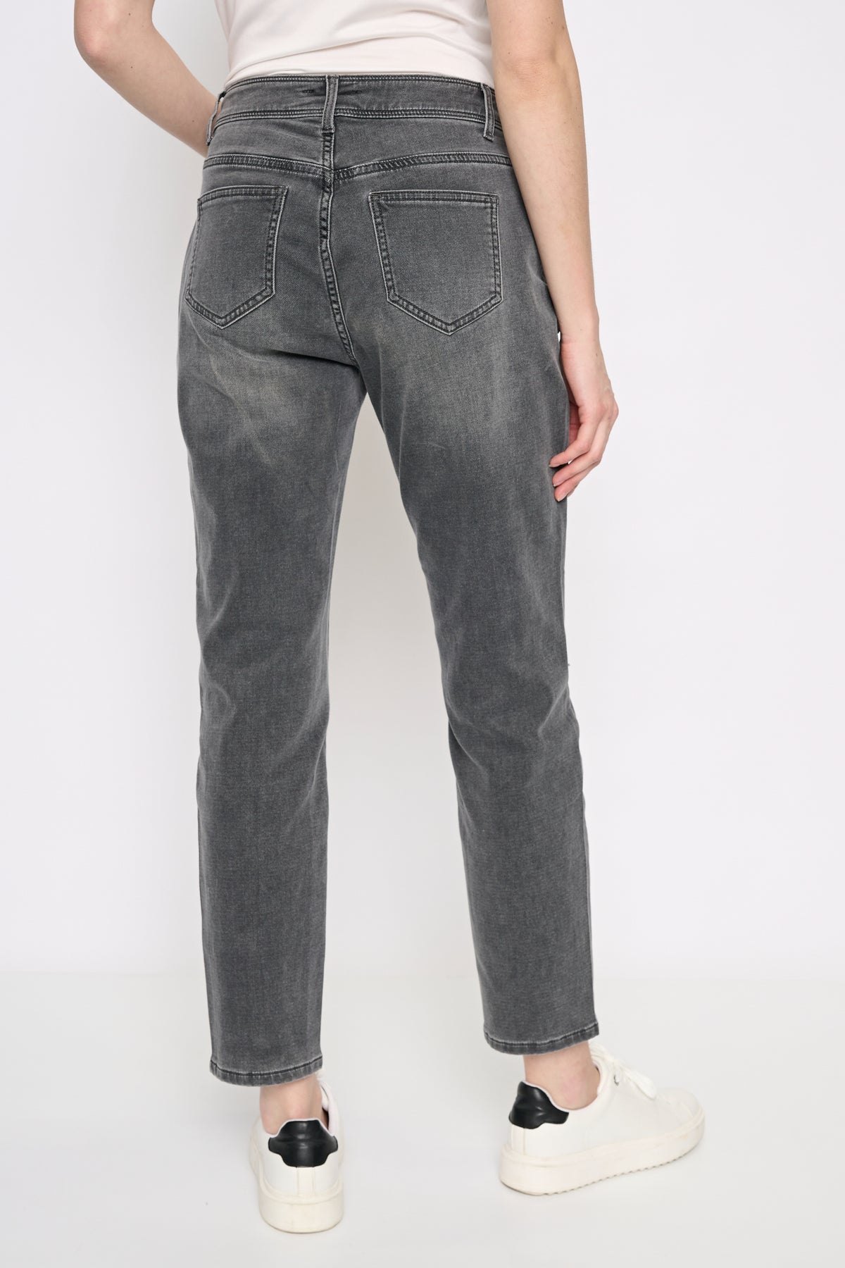 Embroidered Hem Ankle Jeans
