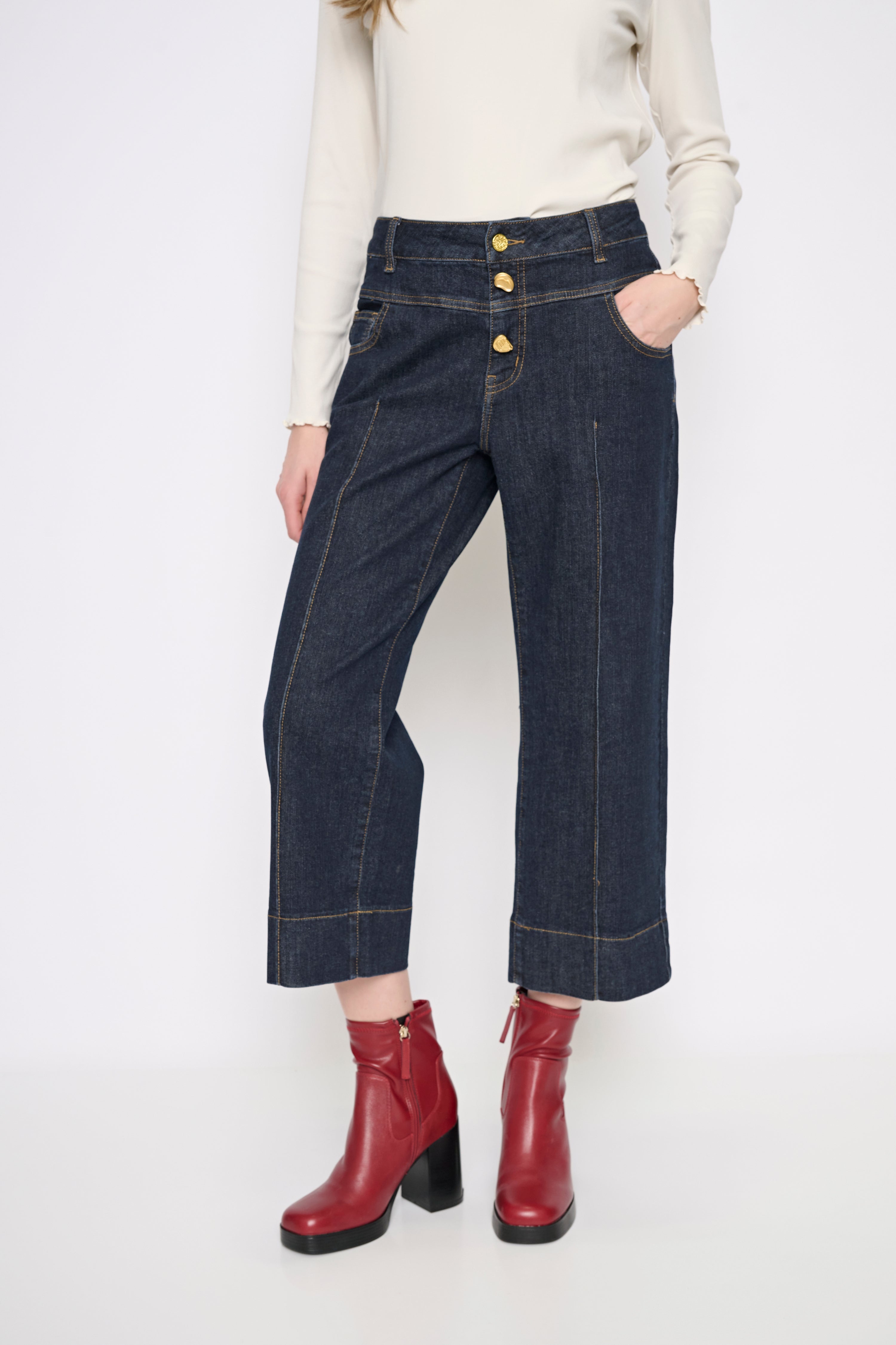 Wide Leg Crop Jeans