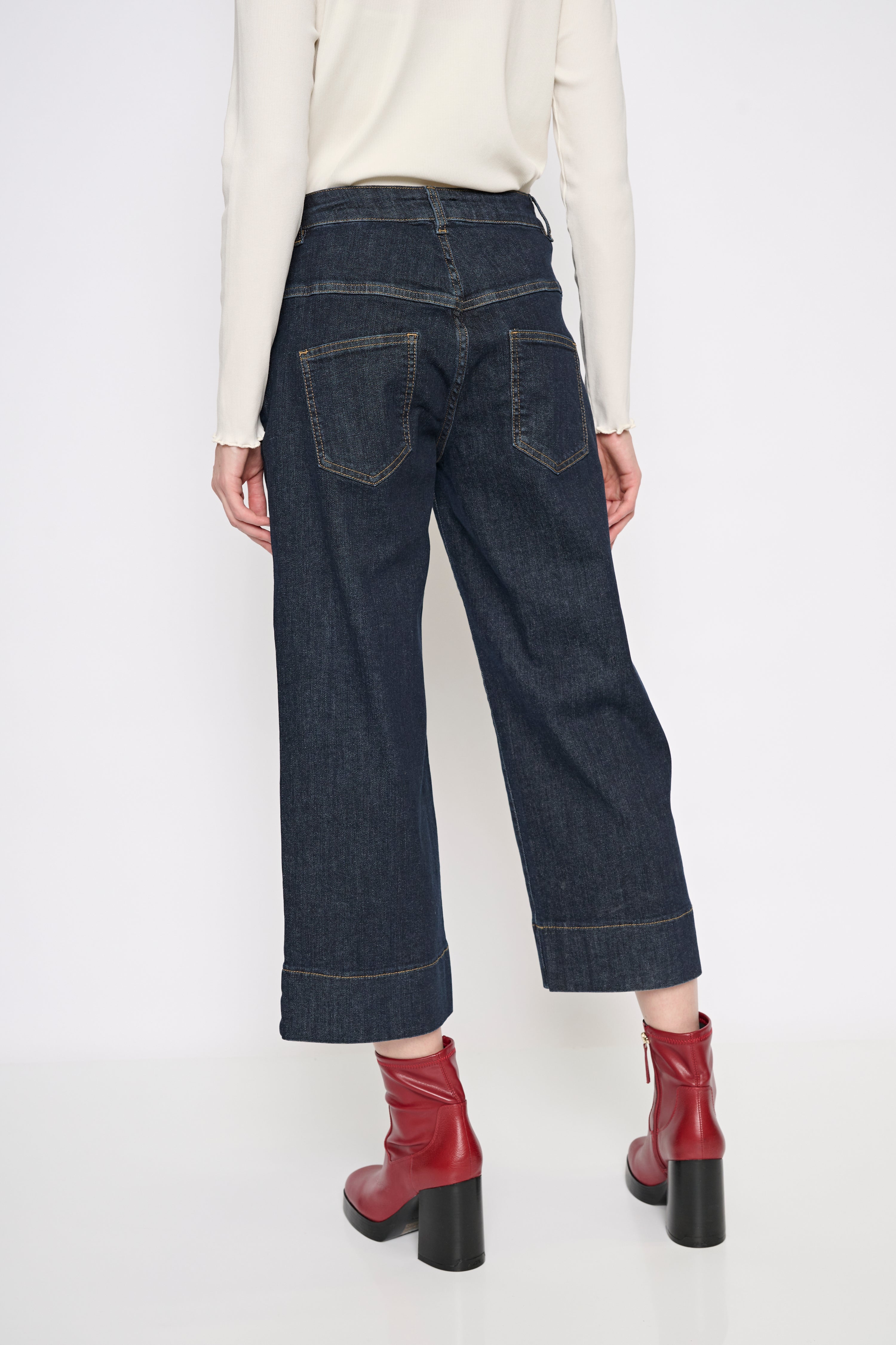 Wide Leg Crop Jeans